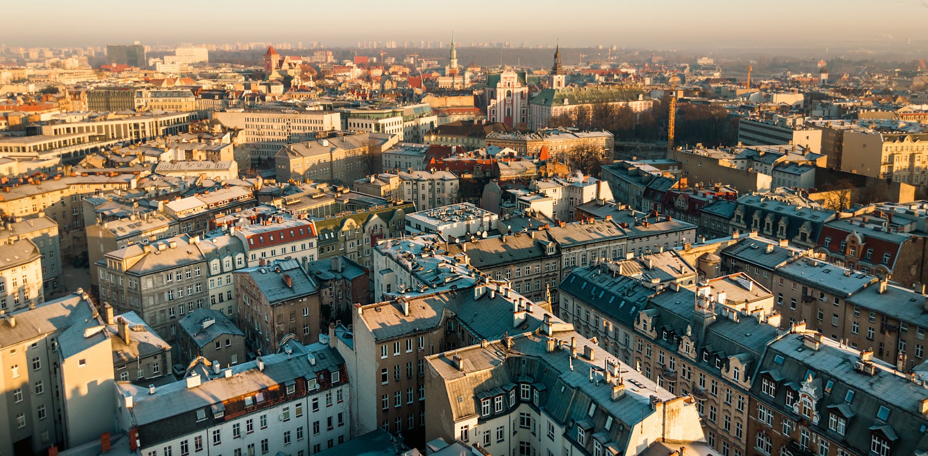 Widok Starego Rynku w Pucku - centrum miasta czekające na revitalizację w ramach projektu Stary Rynek 2026